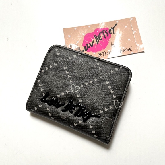 BETSEY JOHNSON Bifold Card Case Wallet Heart Love Print Black Gray Faux Leather - Picture 2 of 4